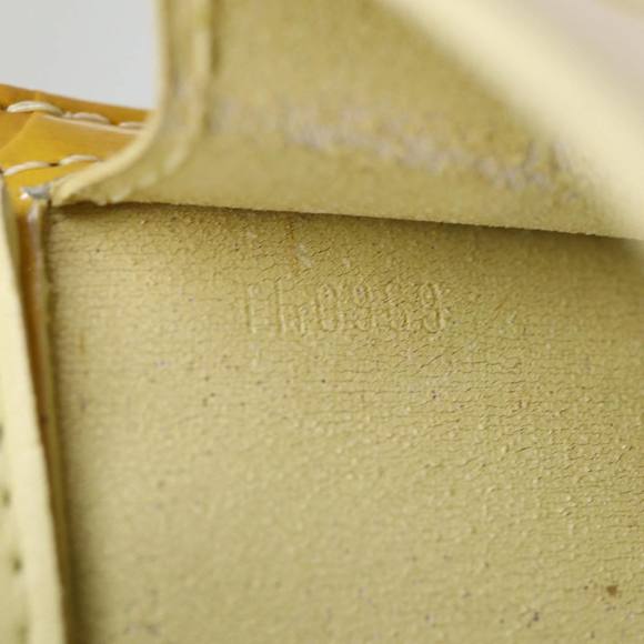 LOUIS VUITTON Monogram Vernis Motto Pouch Lime Yellow M91059 LV Auth 75874 - Picture 12 of 16